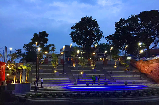 Проект ландшафтного солнечного освещения в Терас Цикатундунг, Индонезия